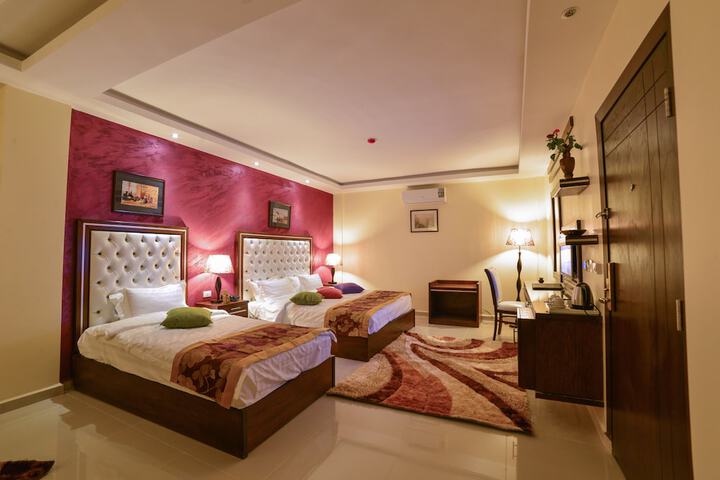 Room 7 of 94