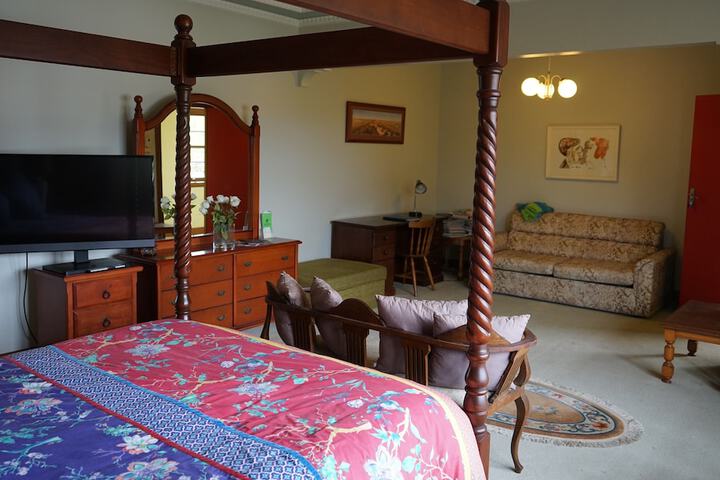 Room 25 of 63
