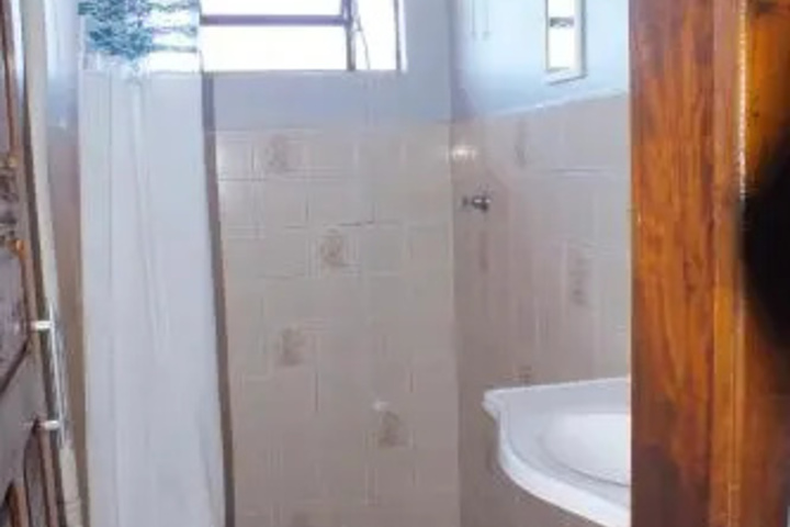 Room 6 of 7