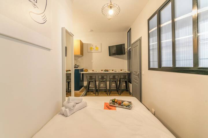 Room 30 of 185