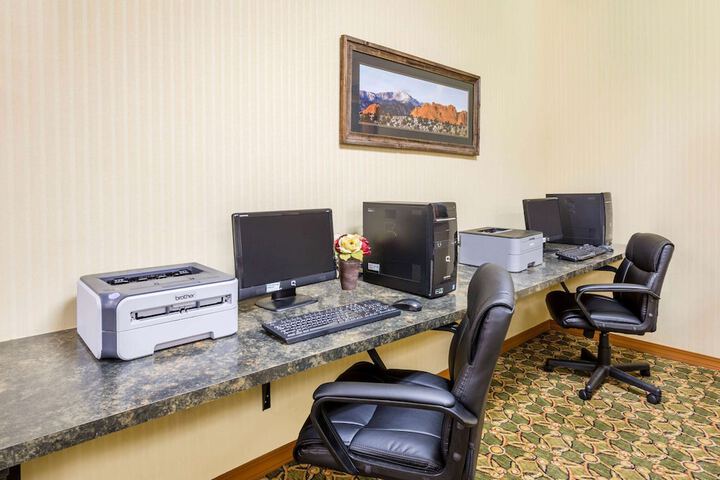 Business Center 41 of 47