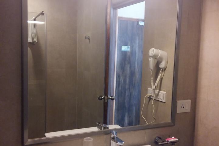 Room 18 of 21