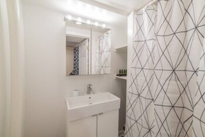 Room 3 of 25