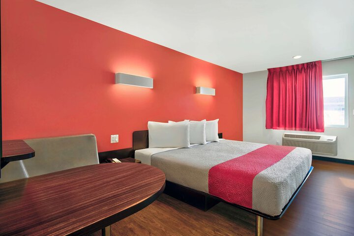 1 King Bed (11 of 12)