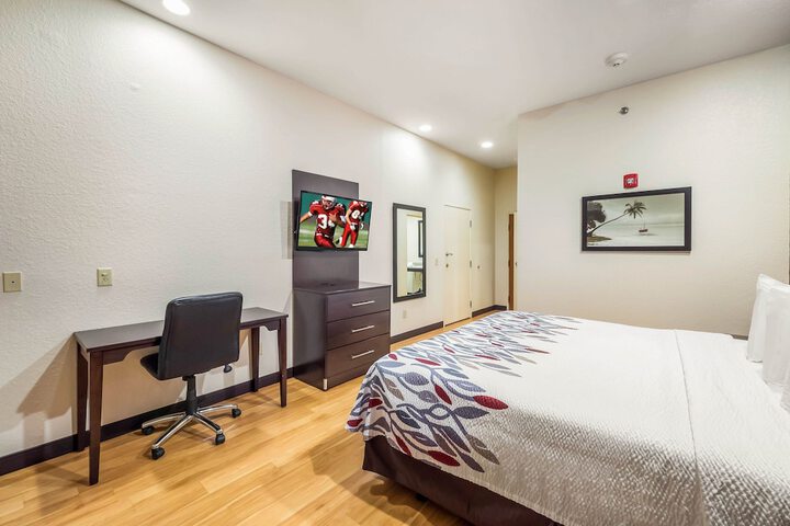 Standard King Bed Accessible (15 of 22)