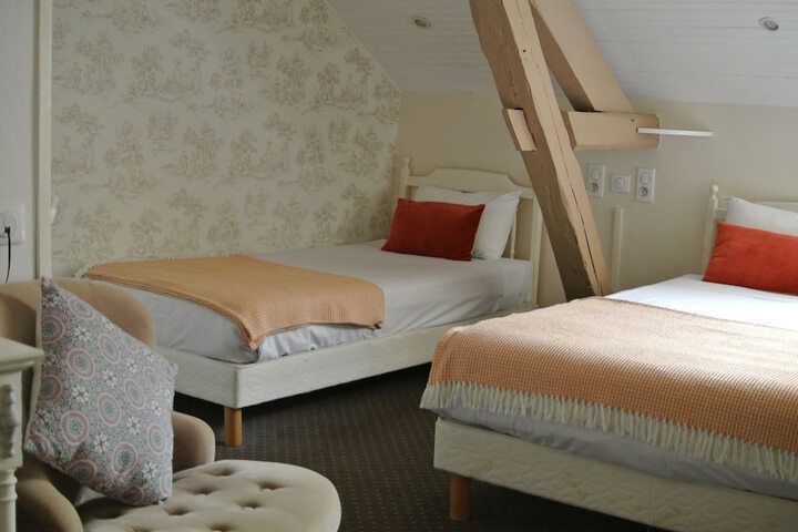 Room 15 of 37