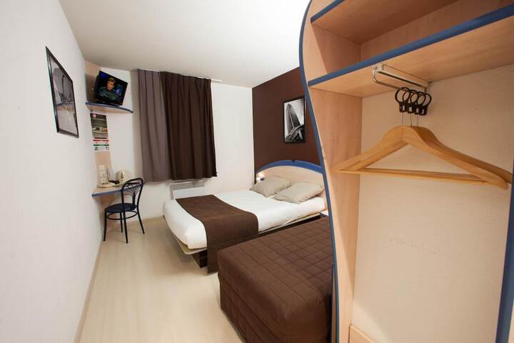 Room 16 of 47