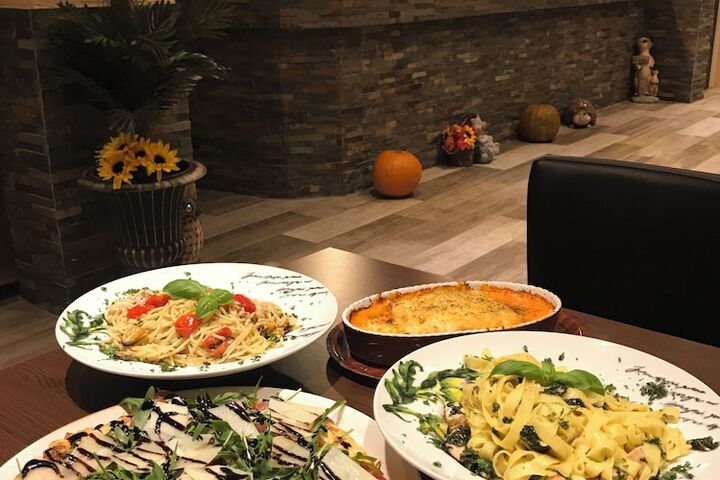 Dining 19 of 34