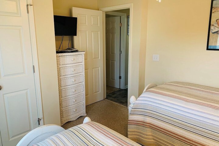 Room 4 of 36