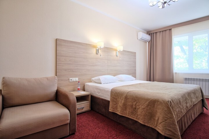 Room 16 of 72