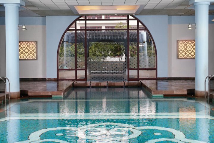 Pool 60 of 165