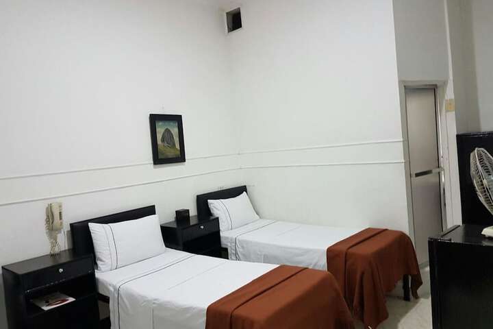 Room 17 of 38