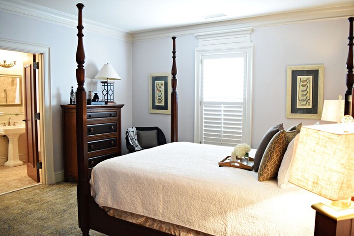 Room 46 of 227