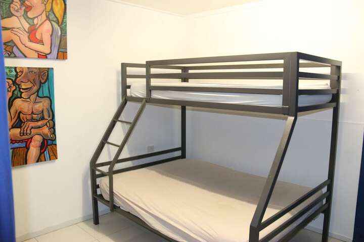 Room 4 of 10