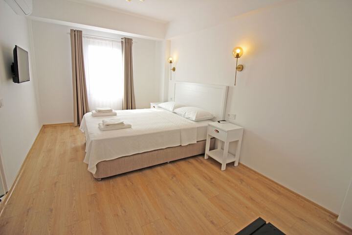 Room 6 of 37