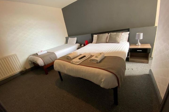 Room 17 of 35