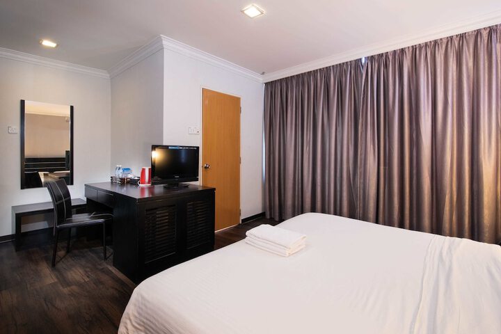 Room 15 of 37