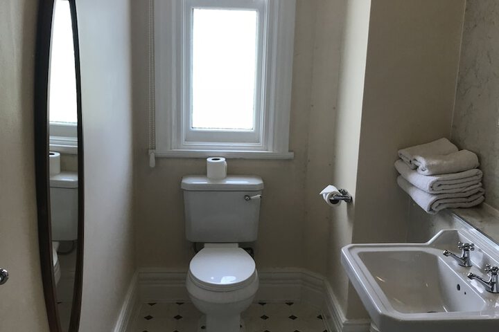 Room 26 of 69
