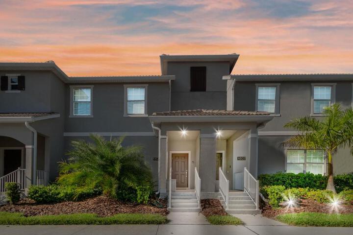 4 Bedrooms - 3 Bathrooms - Storey Lake 4809 Ll in Kissimmee, FL