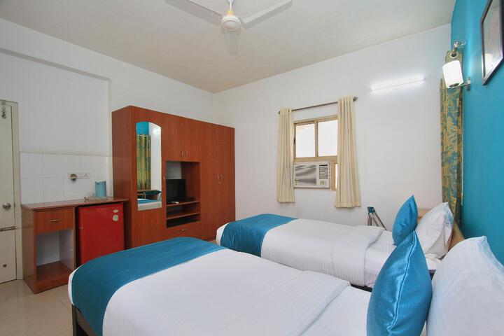 Room 2 of 5