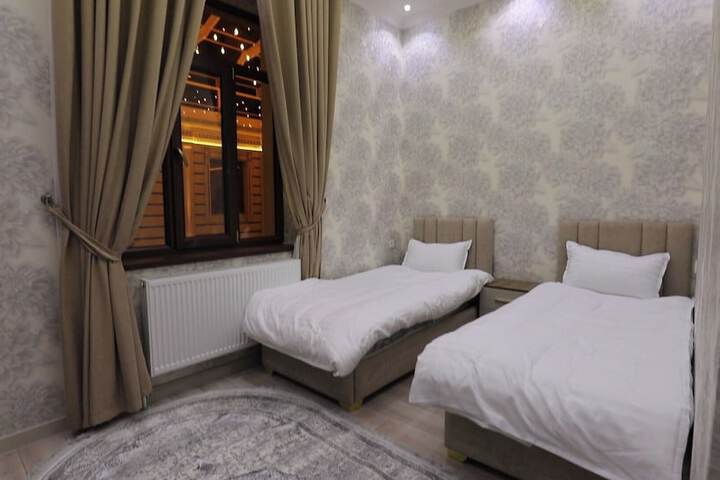 Room 5 of 72