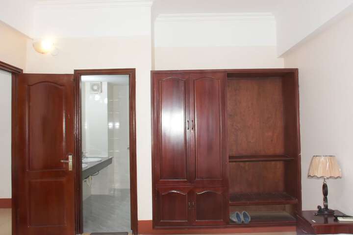 Room 13 of 40
