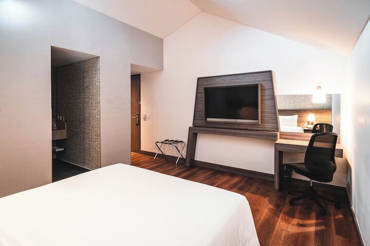 Room 7 of 50