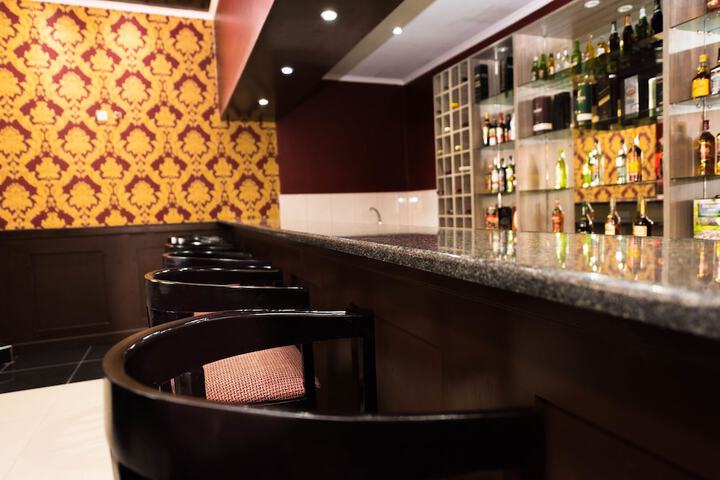 Lounge 44 of 55