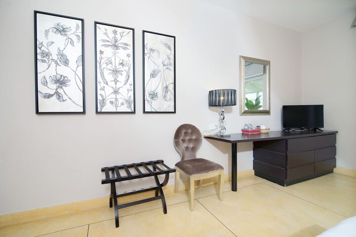 Room 14 of 36