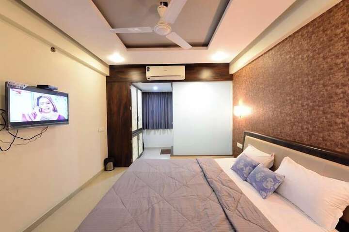 Room 10 of 23