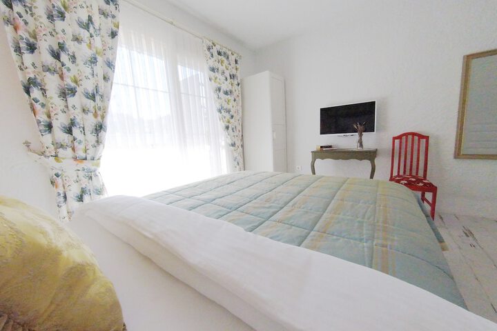 Room 34 of 77