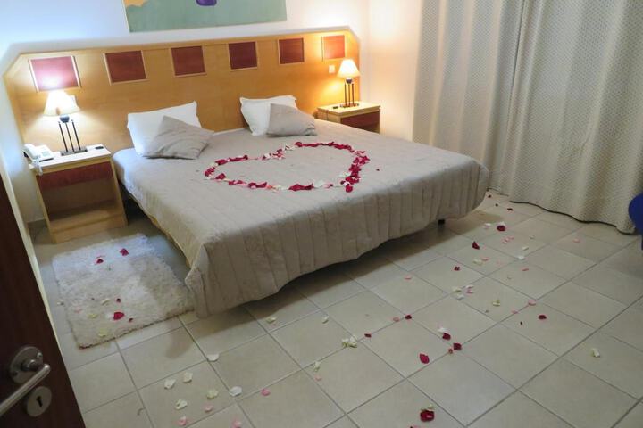 Room 10 of 46