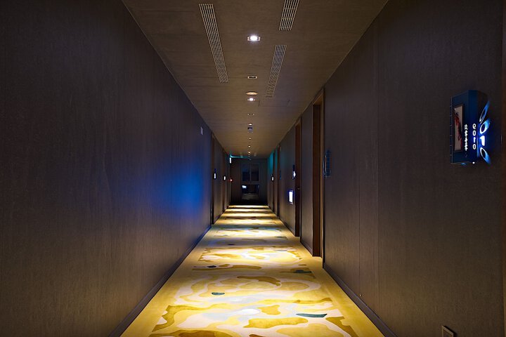 Ballroom/Hall 80 of 97