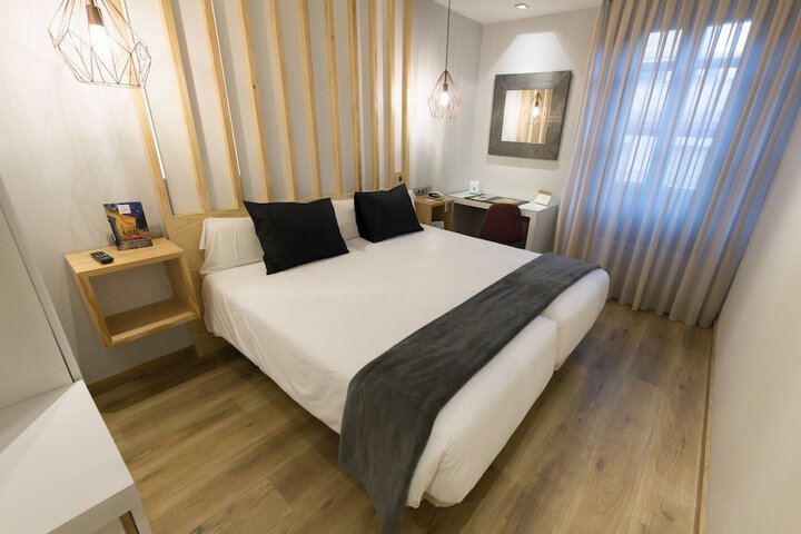 Room 10 of 35