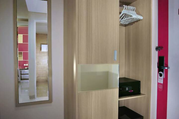Room 6 of 27