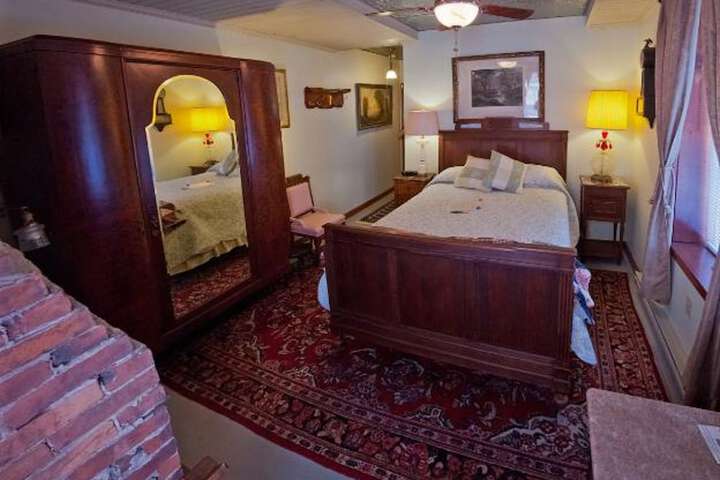 Room 7 of 27