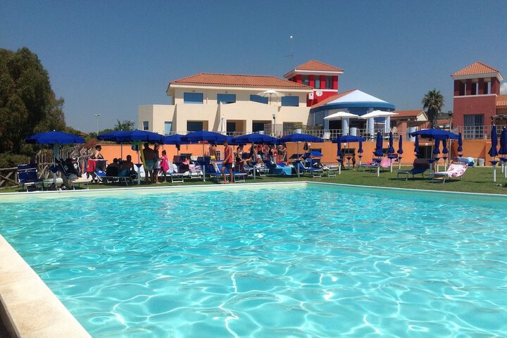 Hotel with Pool