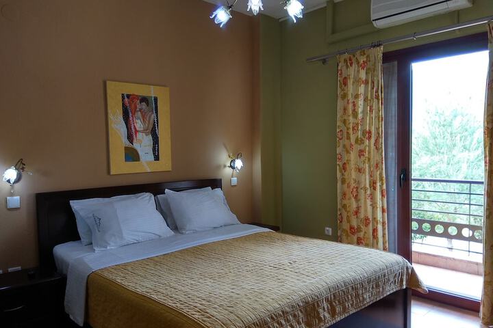 Room 3 of 70