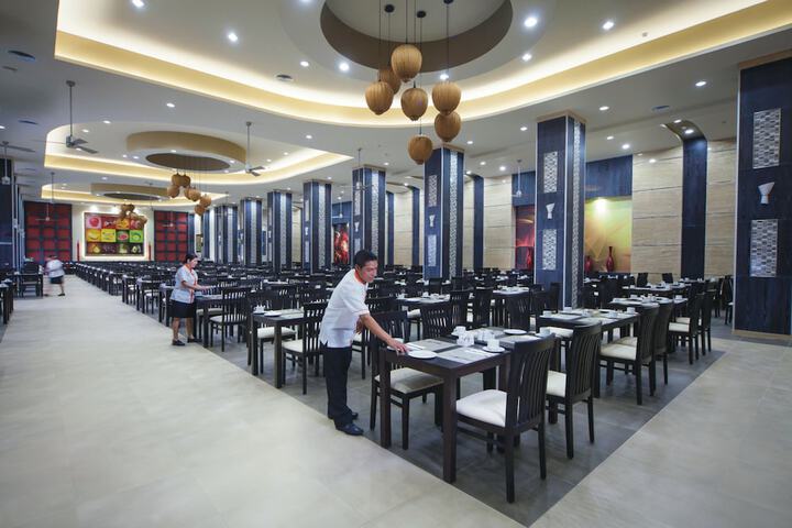 Dining 40 of 62