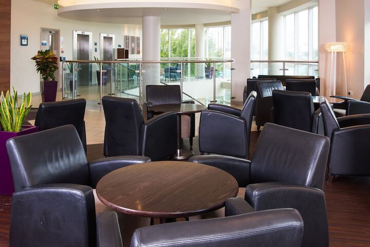 Guest Lobby