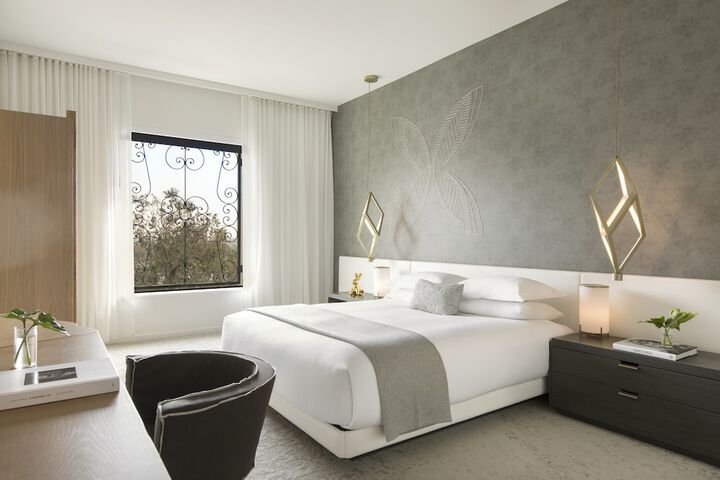 Room 6 of 111