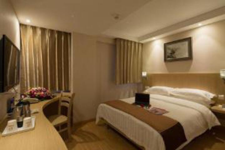 Room 5 of 6