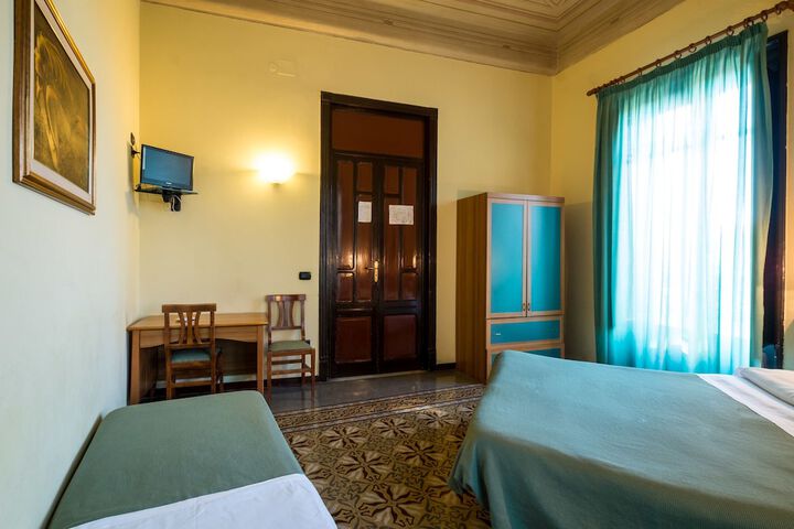 Room 15 of 36