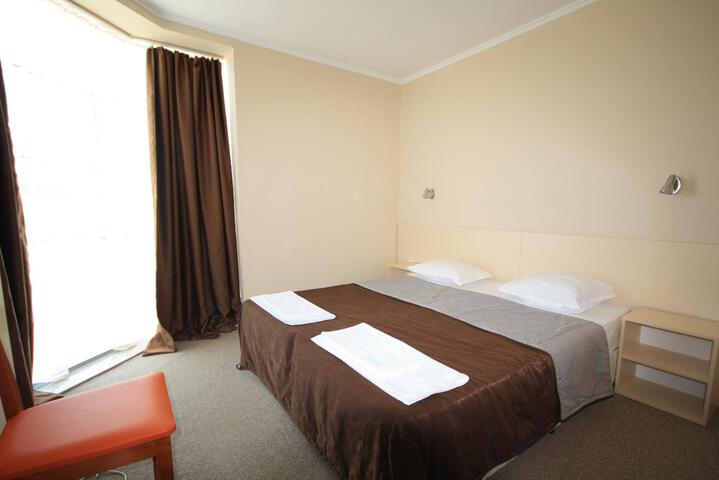 Room 16 of 99