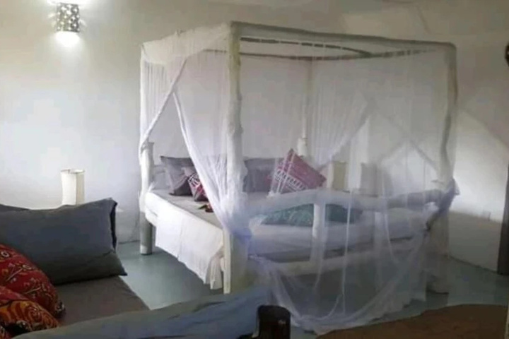 Room 4 of 24