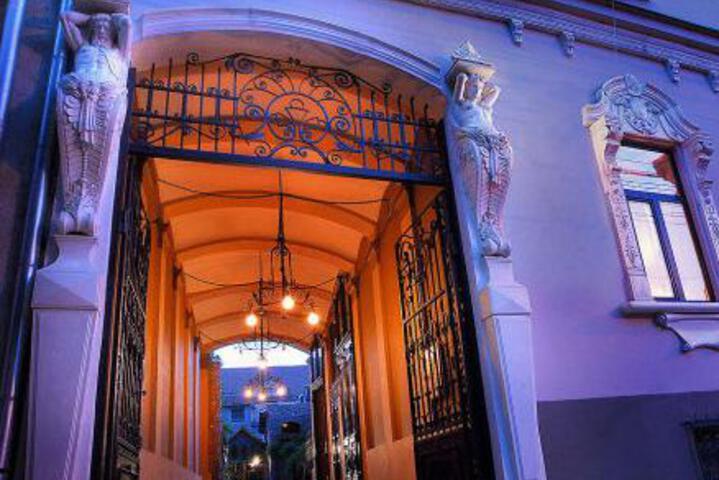 HOTEL POESIS