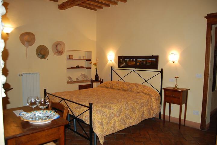 Room 18 of 32