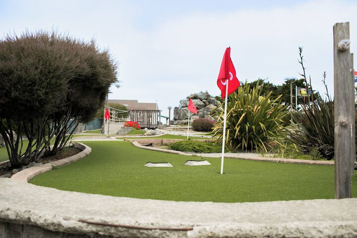 Mini-golf