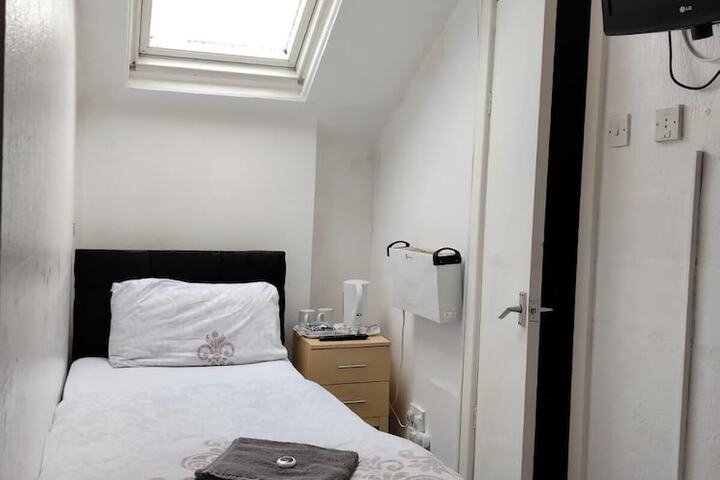 Room 77 of 143