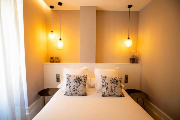 Room 4 of 72